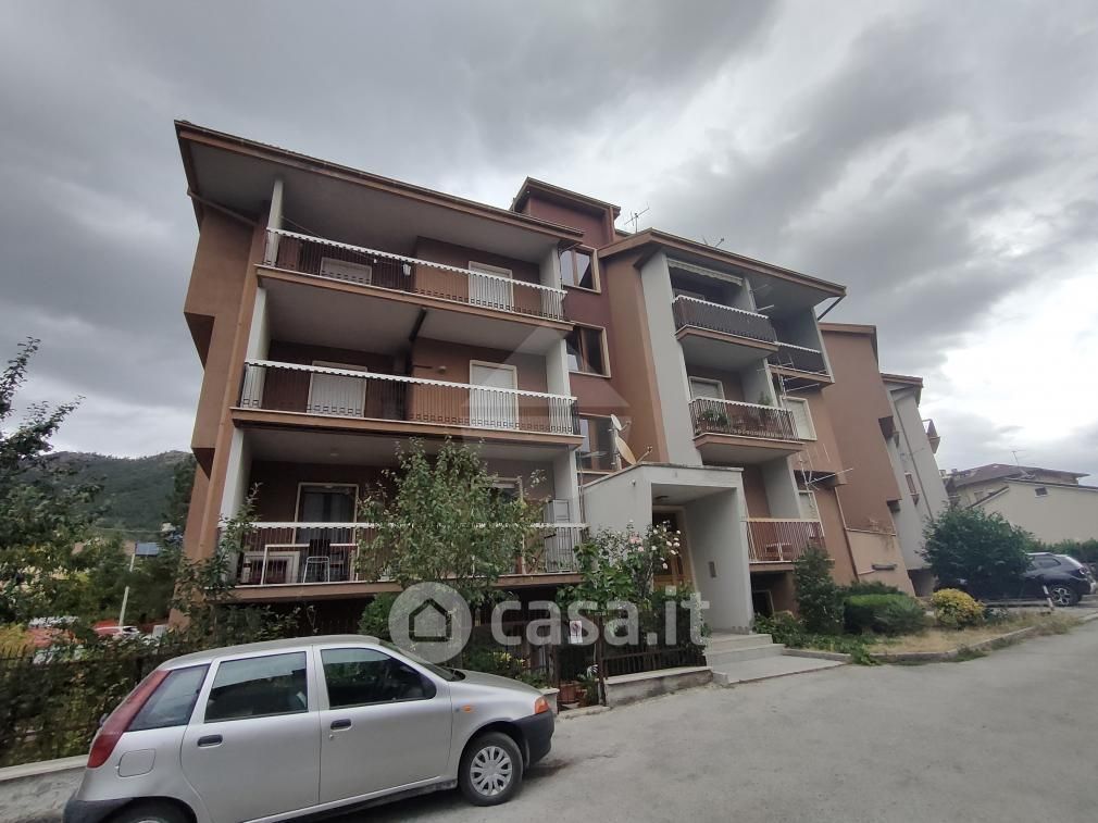 Appartamento in Vendita in Via Alba Fucens 27 a L'Aquila
