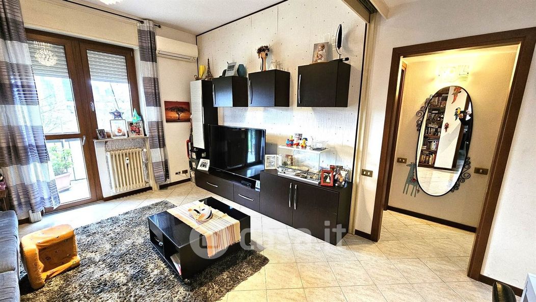 Appartamento in Vendita in Via Giambellino a Milano