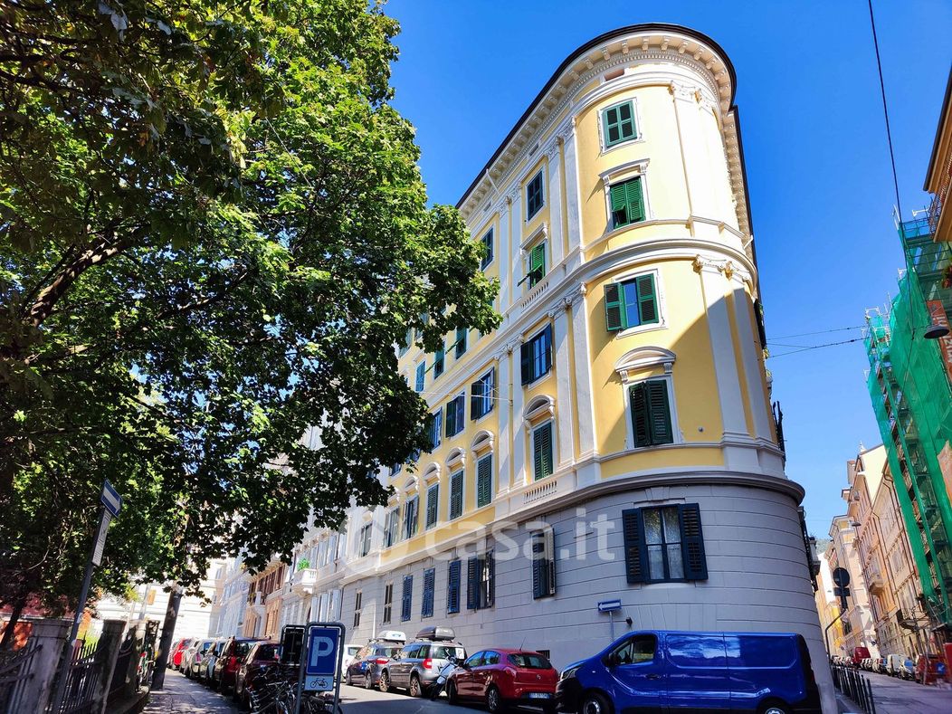 Appartamento in Vendita in Via di Cologna 2 a Trieste