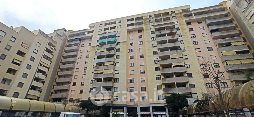 Appartamento in Vendita in Piazza Sandro Pertini 18 a Taranto