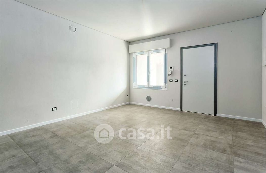 Appartamento in Vendita in Via Angelo Genocchi a Piacenza