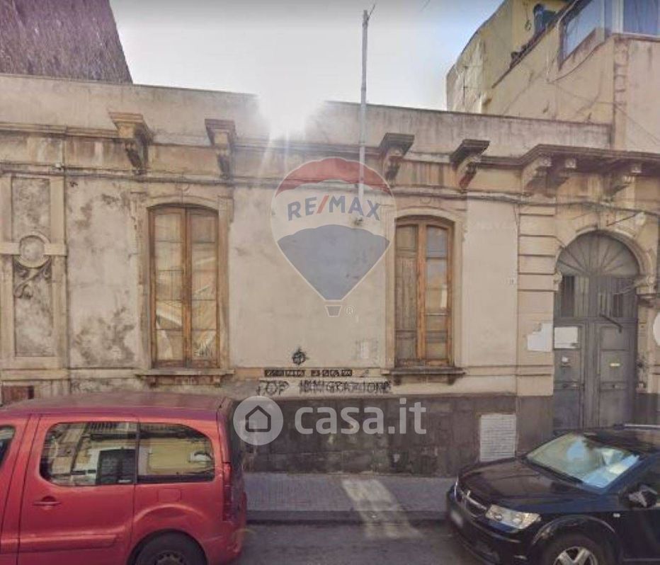 Casa indipendente in Vendita in Via Vincenzo Casagrandi 16 a Catania