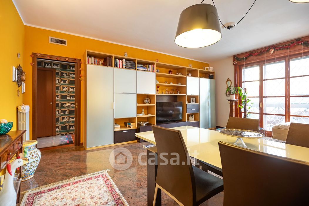 Appartamento in Vendita in Via Aosta 19 a Milano