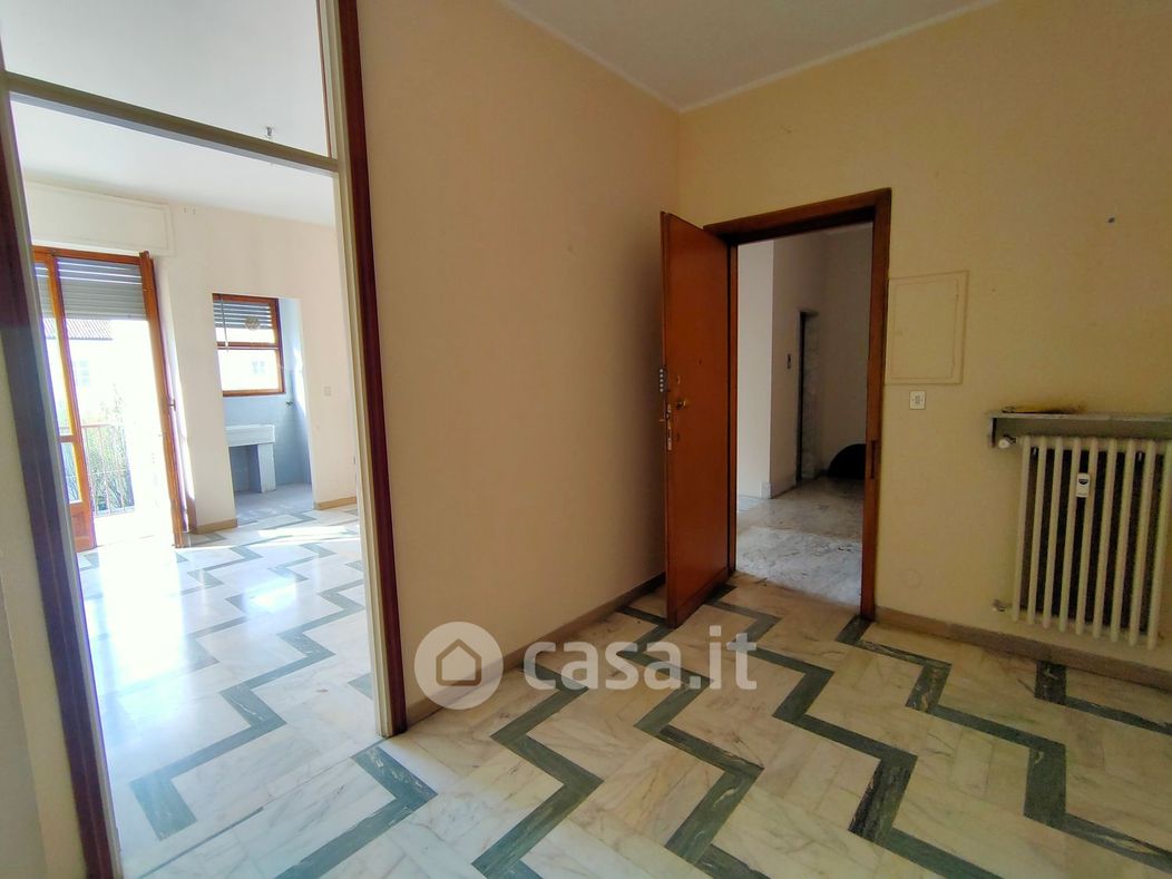 Appartamento in Vendita in Via Giosuè Carducci 52 a Asti