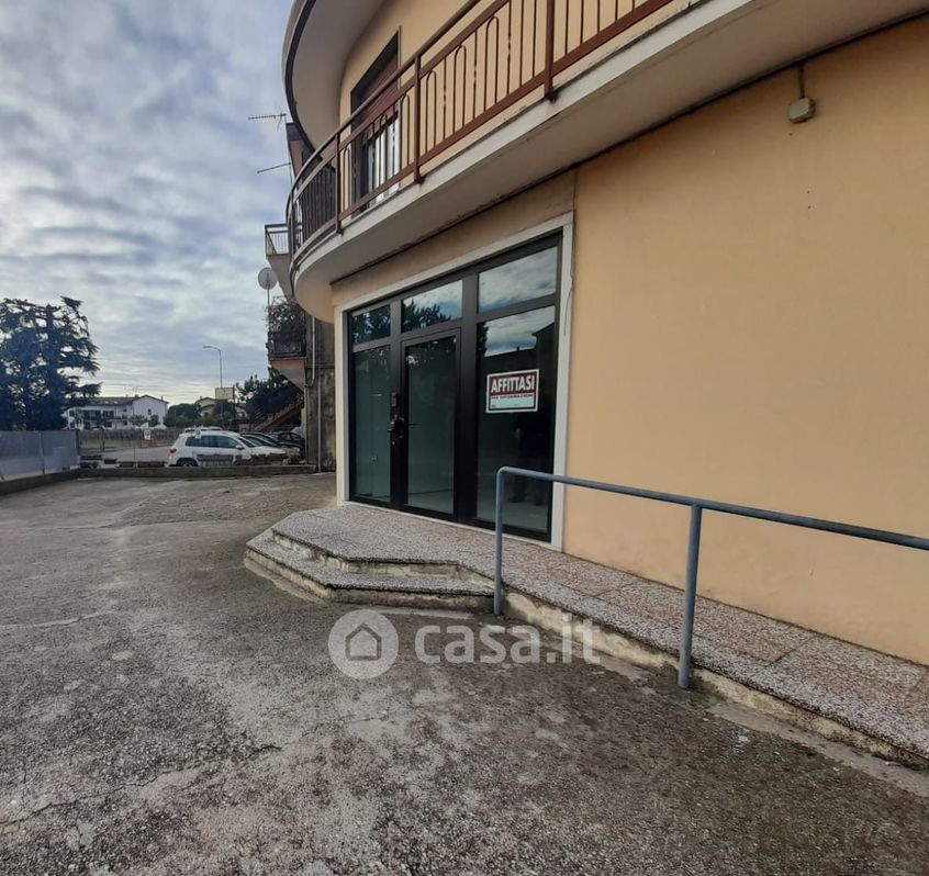 Negozio/Locale commerciale in Affitto in Viale EUROPA a Monteforte d'Alpone