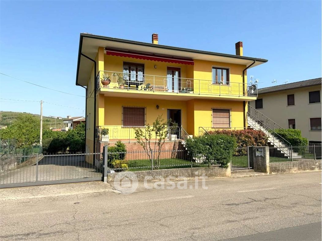 Casa indipendente in Vendita in Via Dante Alighieri a Monteforte d'Alpone