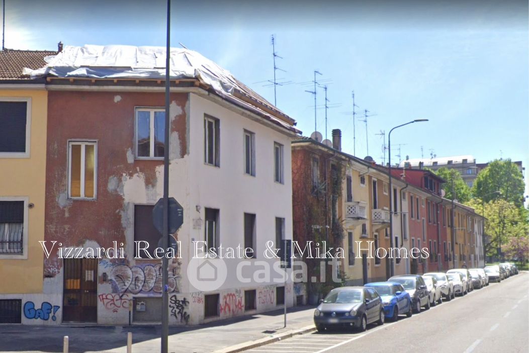 Villetta a schiera in Vendita in Via Andrea Verrocchio 22 a Milano