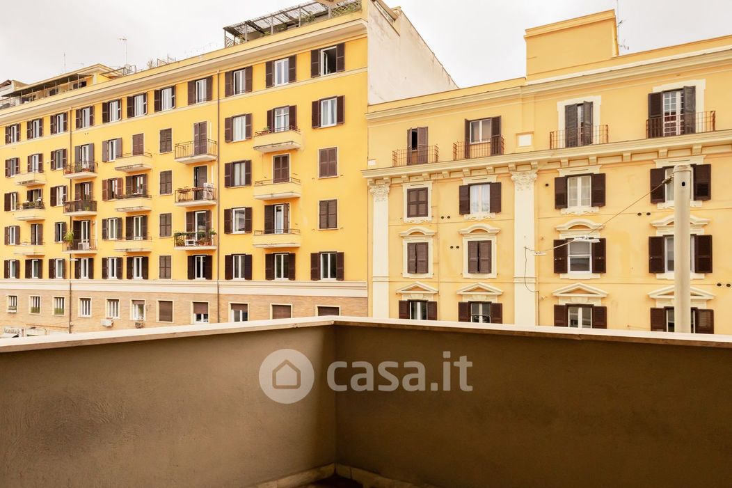 Appartamento in Affitto in Viale Tiziano 3 a Roma