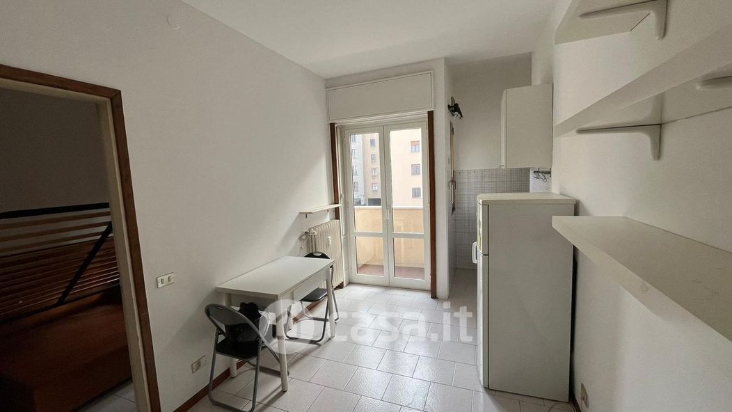 Appartamento in Affitto in Via Antonio Bazzini 24 a Milano