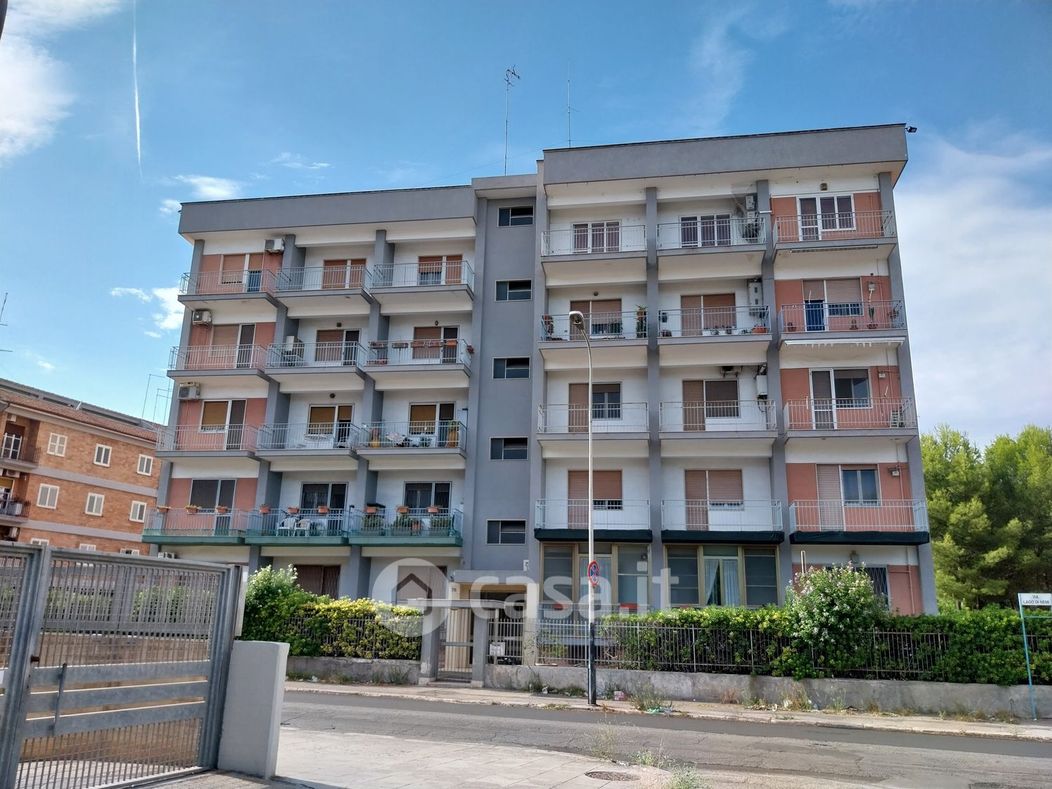 Appartamento in Vendita in Via Lago di Nemi 79 a Taranto
