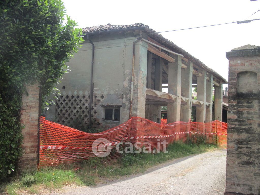 Rustico/Casale in Vendita in Strada Gherbella 152 a Modena