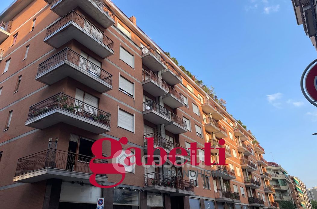 Appartamento in Vendita in Via Sagra di San Michele 53 a Torino