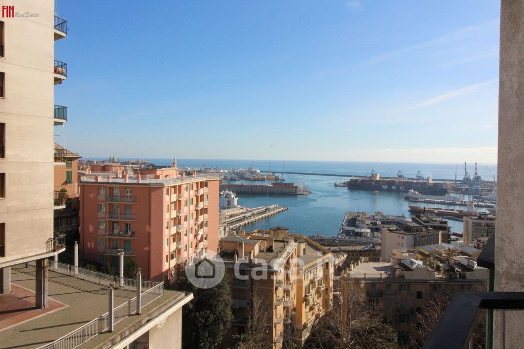 Appartamento in Vendita in Salita San Francesco da Paola a Genova