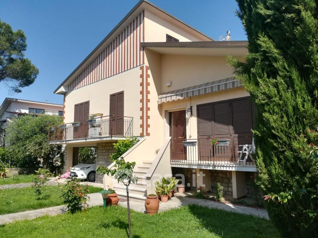 Casa indipendente in Vendita in Via Livornese 452 a Pisa