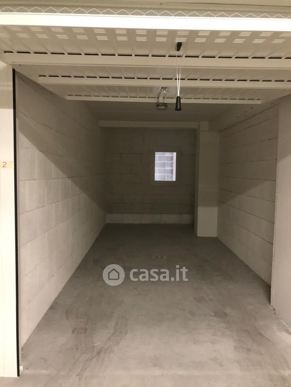 Garage/Posto auto in Vendita in Via Gemito 14 a Bologna