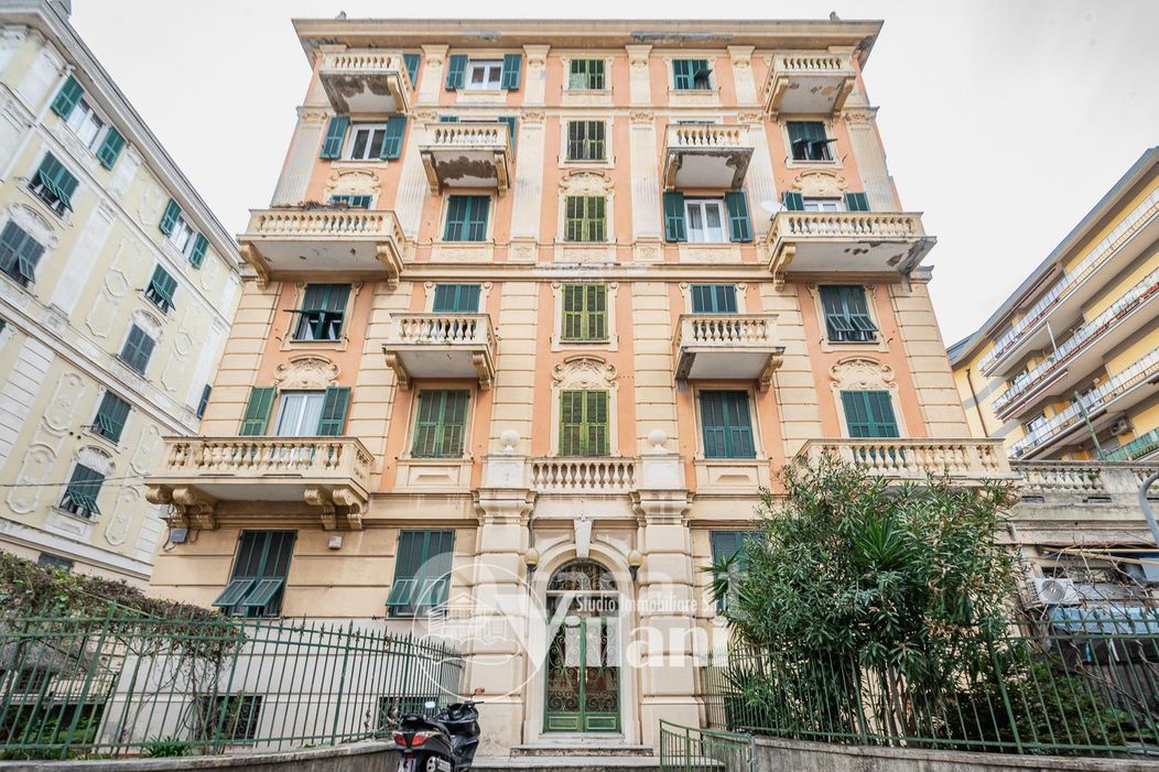 Appartamento in Vendita in Via Sant'Alberto a Genova