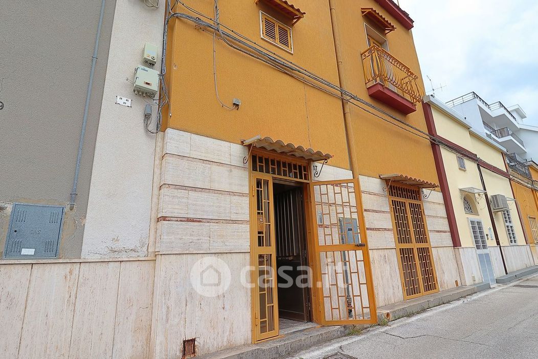 Casa indipendente in Vendita in Via San Mauro a Bari