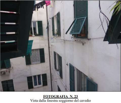 Appartamento in Vendita in Via Ayroli 28 a Genova