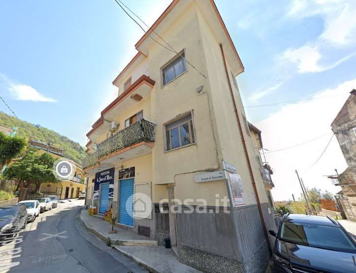 Appartamento in Vendita in Via Mercanti 2 -22 a Salerno