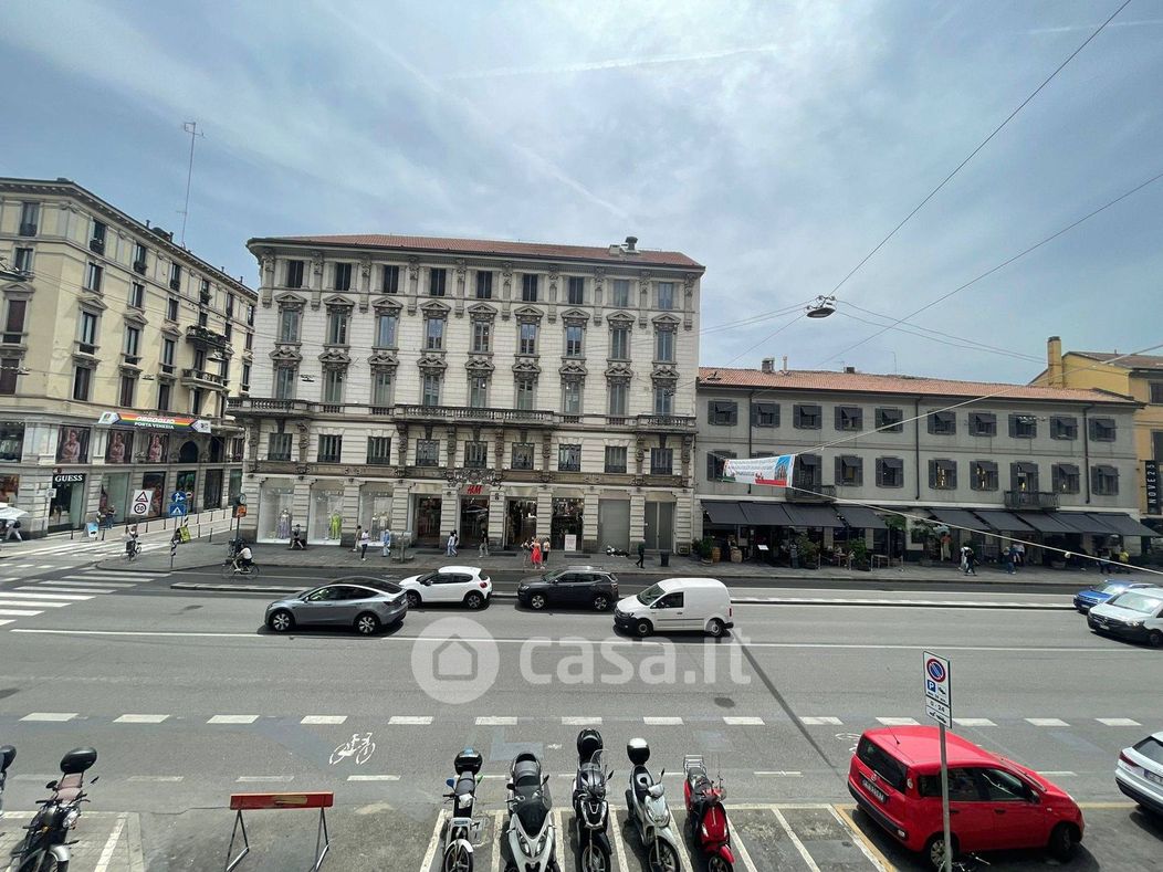 Appartamento in Vendita in Piazza Guglielmo Oberdan a Milano
