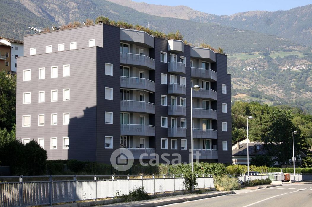 Appartamento in Vendita in Regione Borgnalle 15 a Aosta