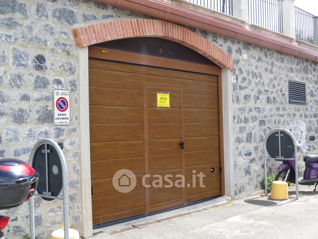 Garage/Posto auto in Affitto in Via Mario Preve 1 a Genova
