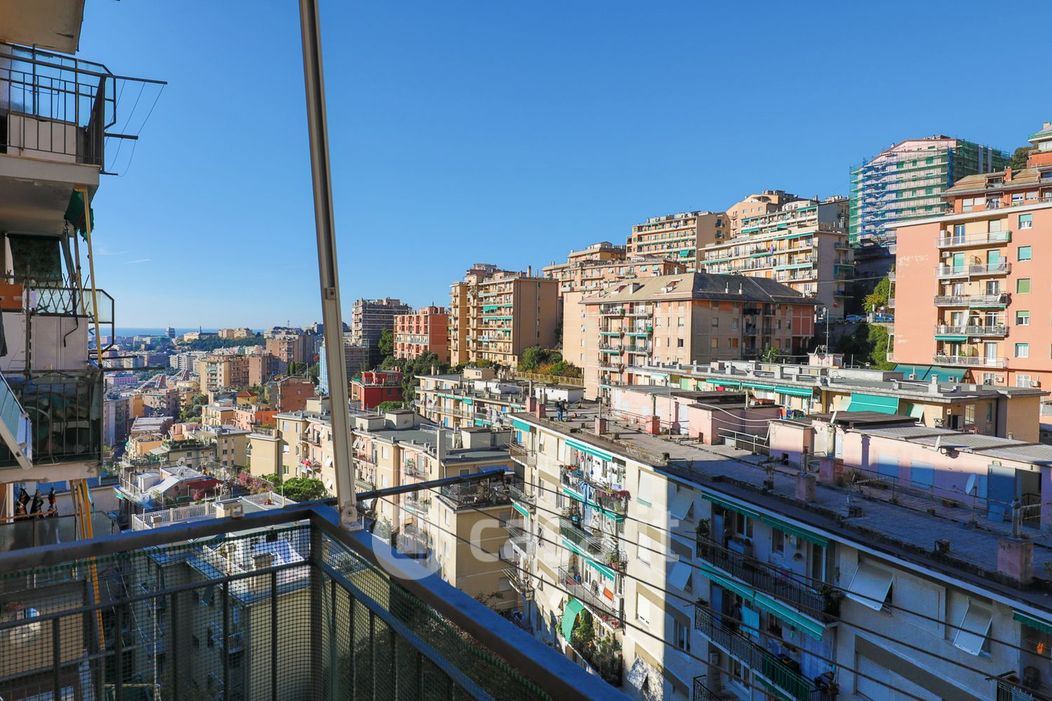 Appartamento in Vendita in Via Lamberto Loria a Genova