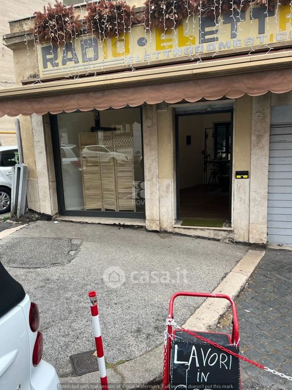 Negozio/Locale commerciale in Affitto in Via Chiana a Roma
