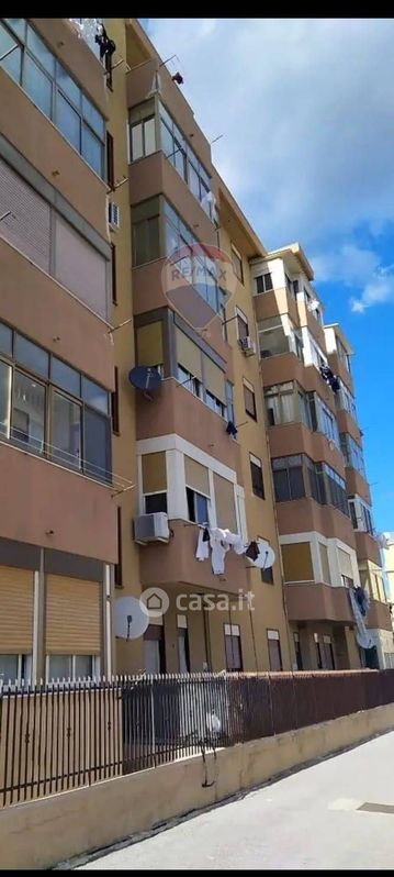 Appartamento in Vendita in Via E. Cialdini 1 a Palermo