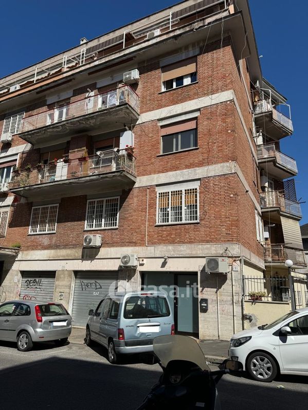 Appartamento in Vendita in Via Giuseppe Lunati a Roma