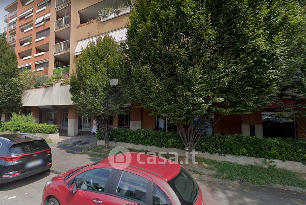 Garage/Posto auto in Affitto in Via Adriano 108 a Milano