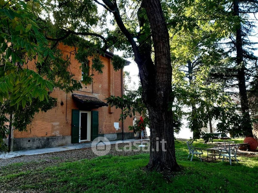 Villa in Vendita in Via Cavaioni a Bologna