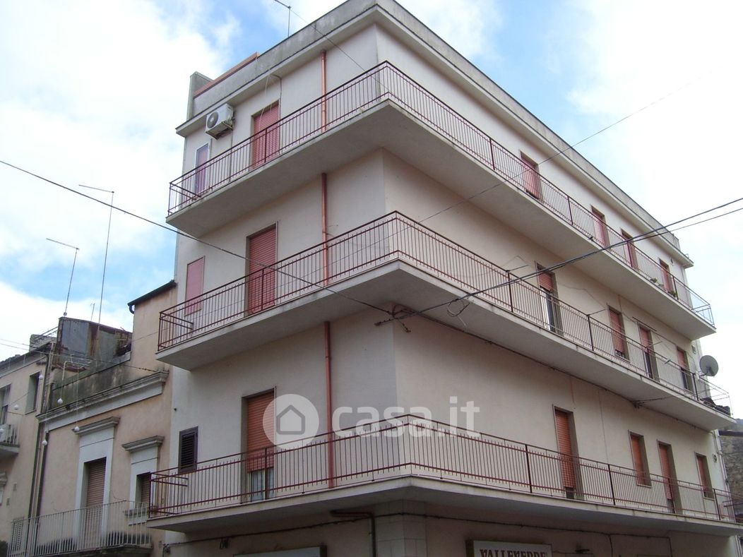 Appartamento in Vendita in Via Paolo Leni Spadafora 10 a Ragusa