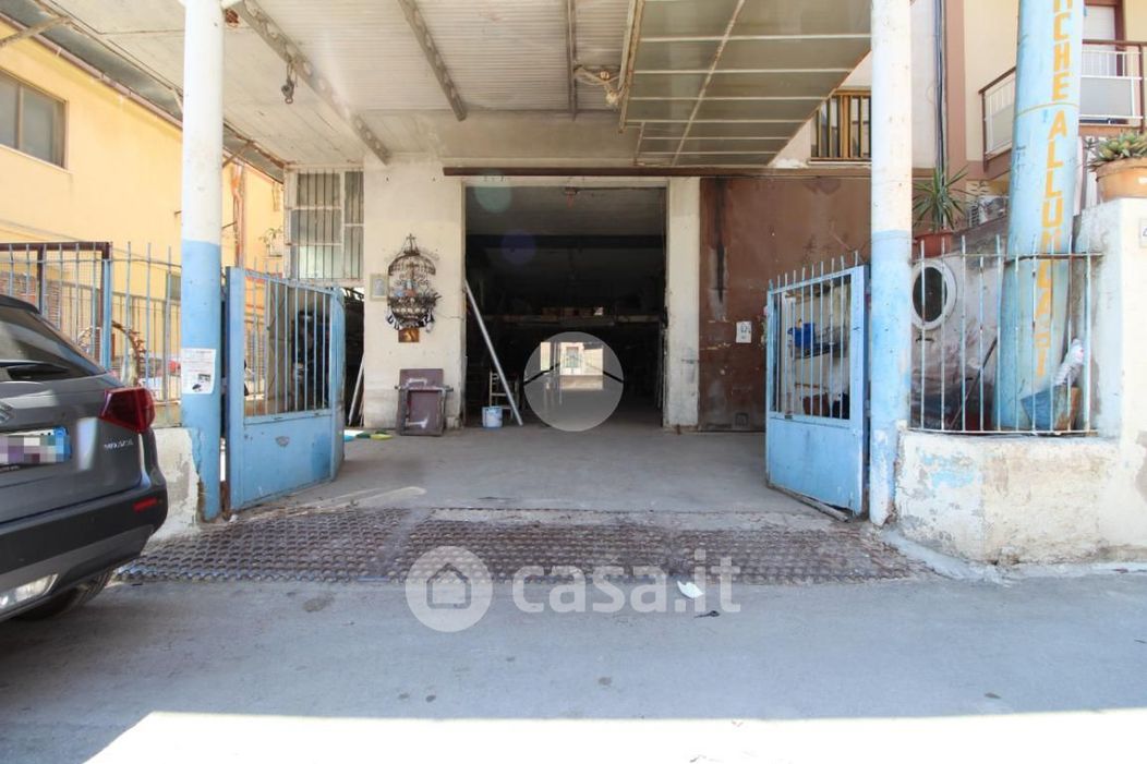 Garage/Posto auto in Vendita in Via Vincenzo Fici 4 a Palermo