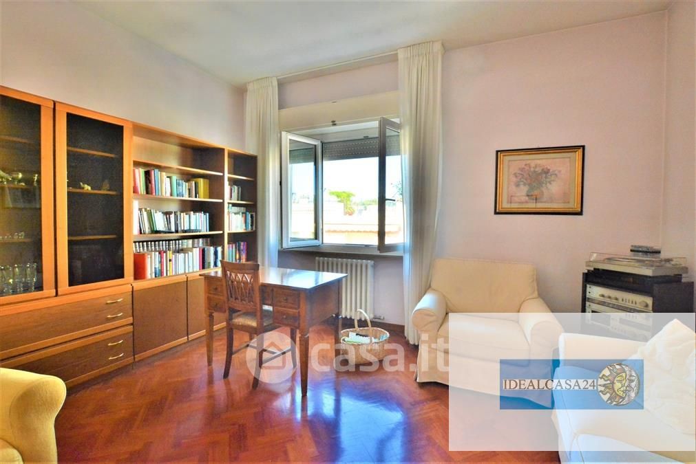 Appartamento in Vendita in Via Caterina Franceschi Ferrucci a Macerata