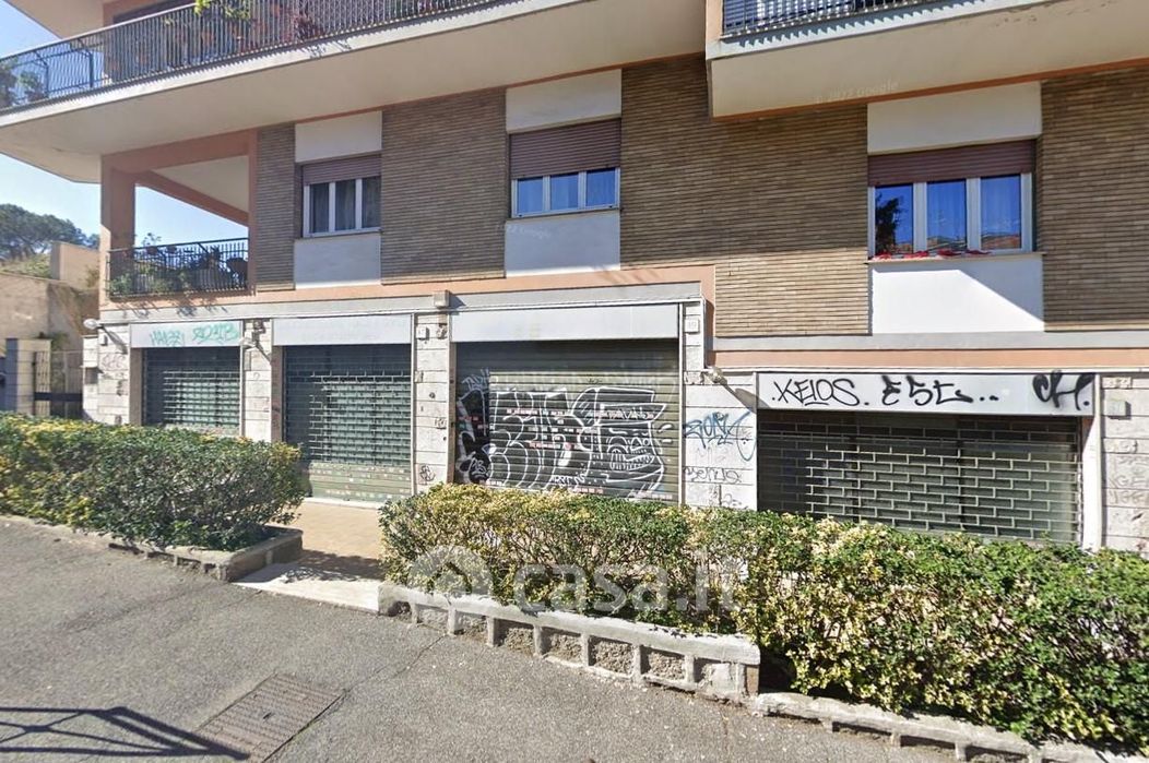 Negozio/Locale commerciale in Vendita in Via Alberto Guglielmotti 45 a Roma