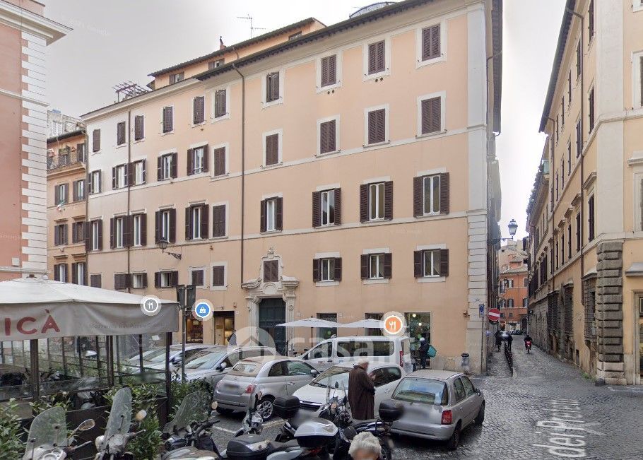 Ufficio in Vendita in Piazza di Firenze a Roma