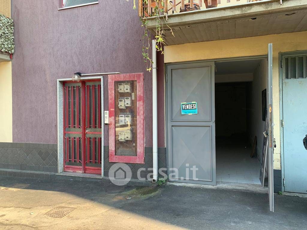 Garage/Posto auto in Vendita in Via Gioacchino Rossini 34 a Aci Sant'Antonio