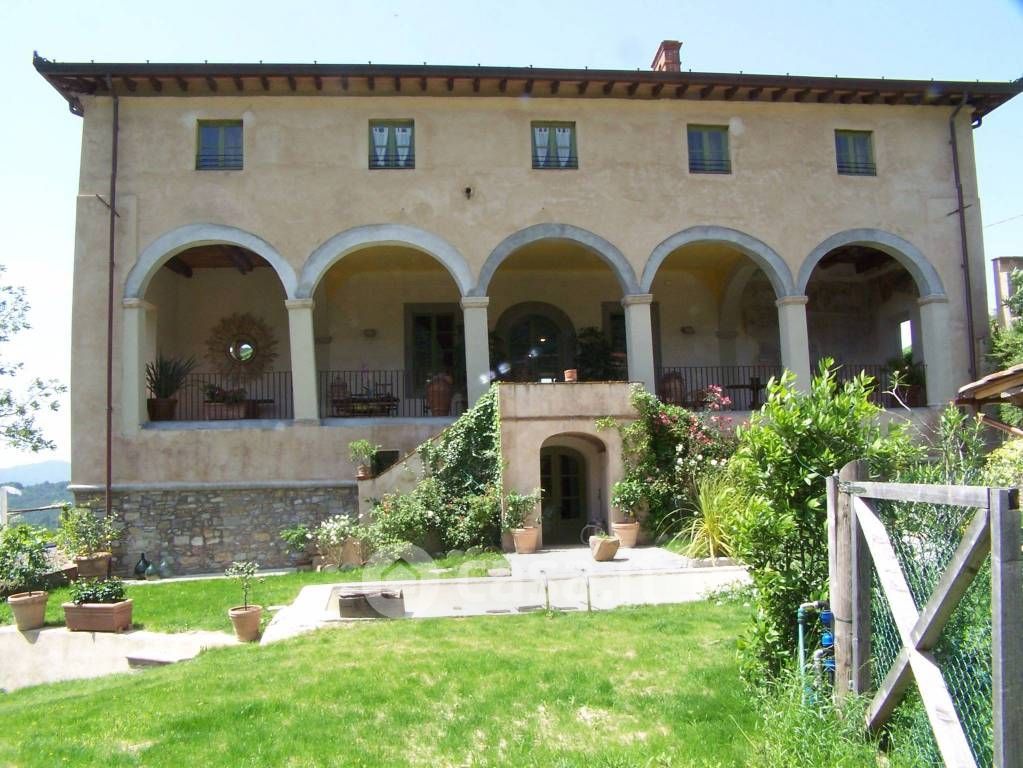 Villa in Vendita in Via per Camaiore 2204 a Lucca