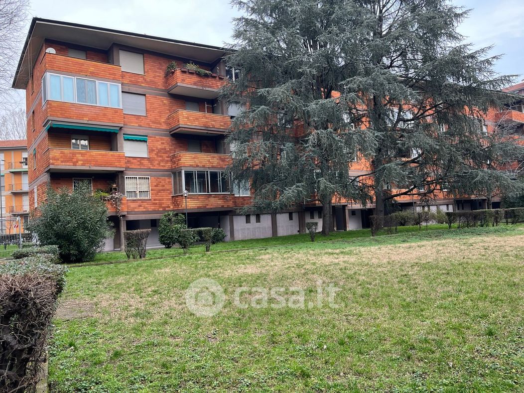 Appartamento in Affitto in Via Carlo Alberto Pisani Dossi a Milano