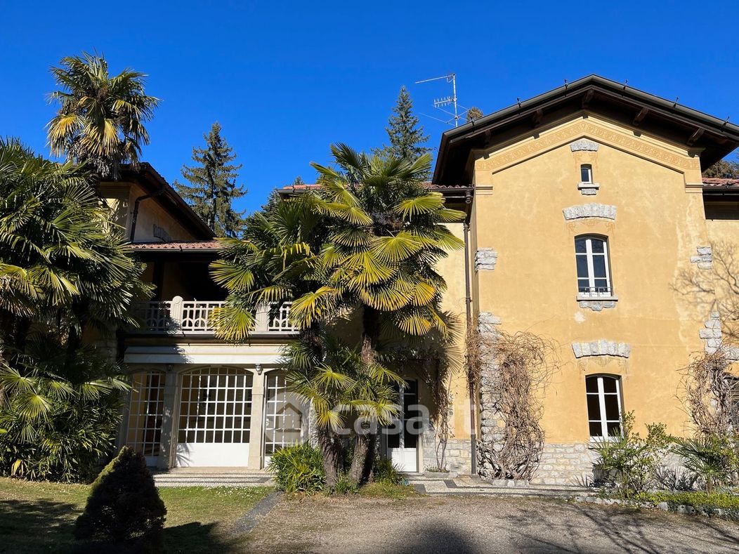 Villa in Affitto in Via Cellini 22 a Varese
