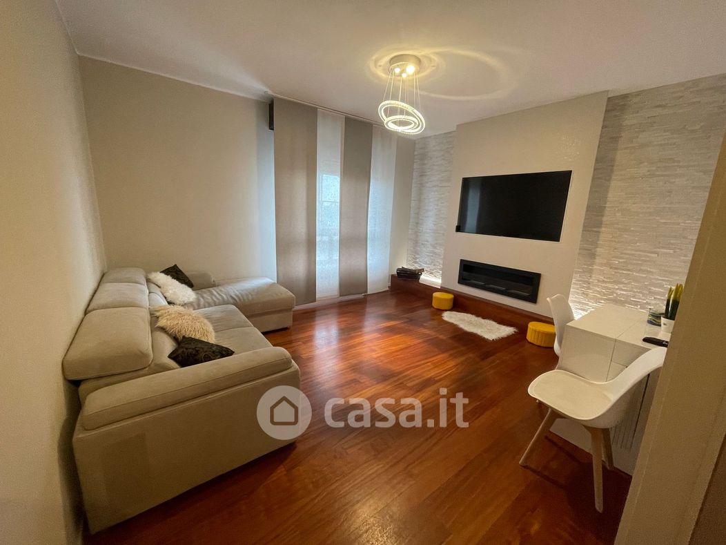 Appartamento in Vendita in Via Dei Salici a Milano