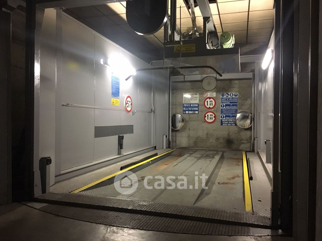Garage/Posto auto in Vendita in Corso di Porta Nuova 38 a Milano