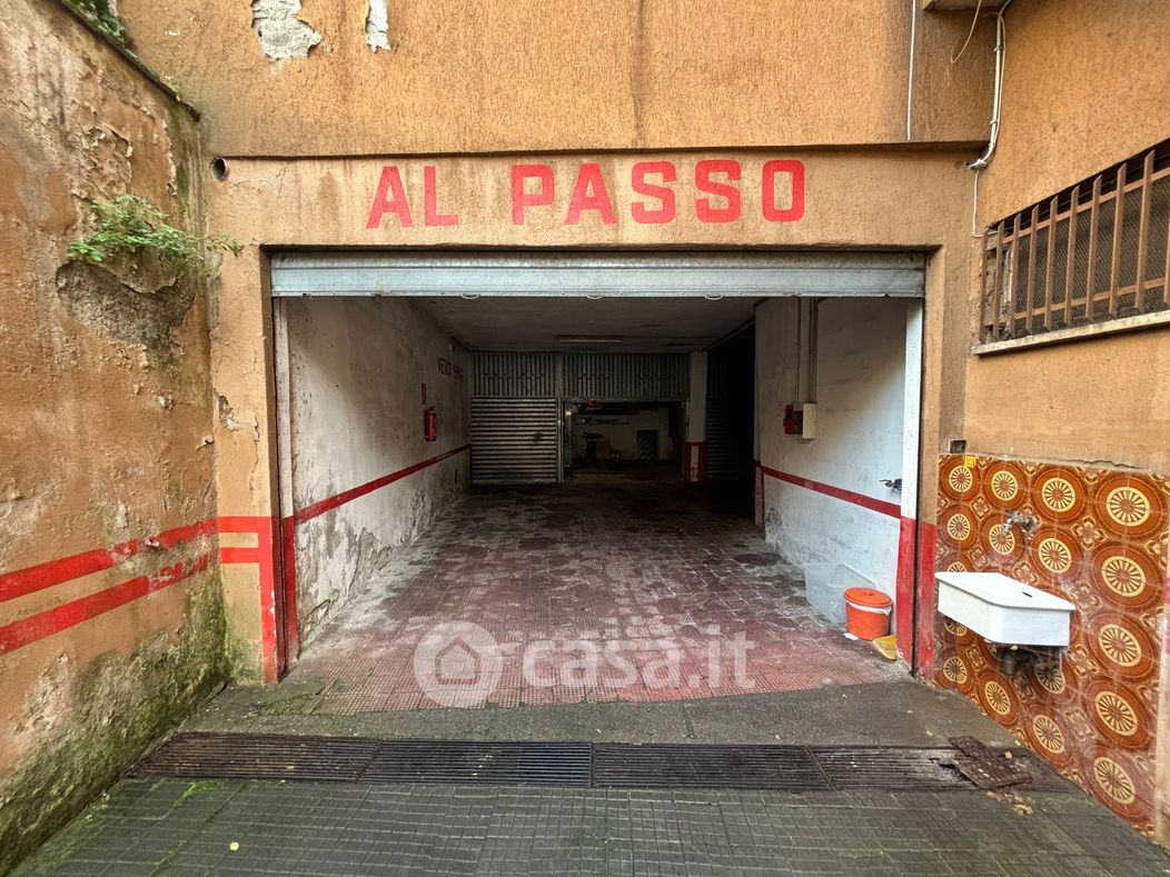 Garage/Posto auto in Vendita in Via di Donna Olimpia a Roma