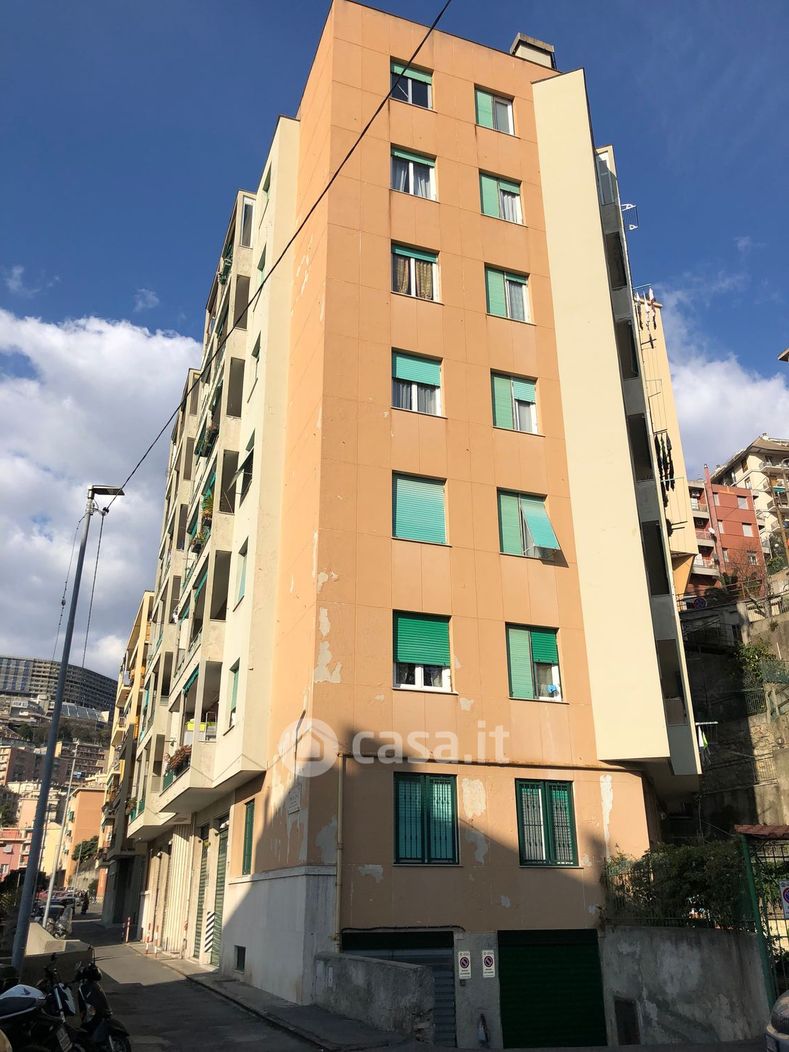 Appartamento in Vendita in Via Remigio Zena 32 a Genova
