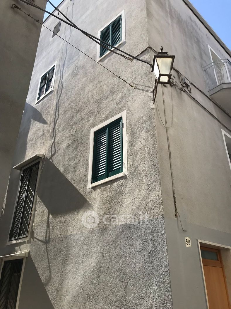 Casa indipendente in Vendita in Via Vitangelo Luciani 50 a Acquaviva delle Fonti