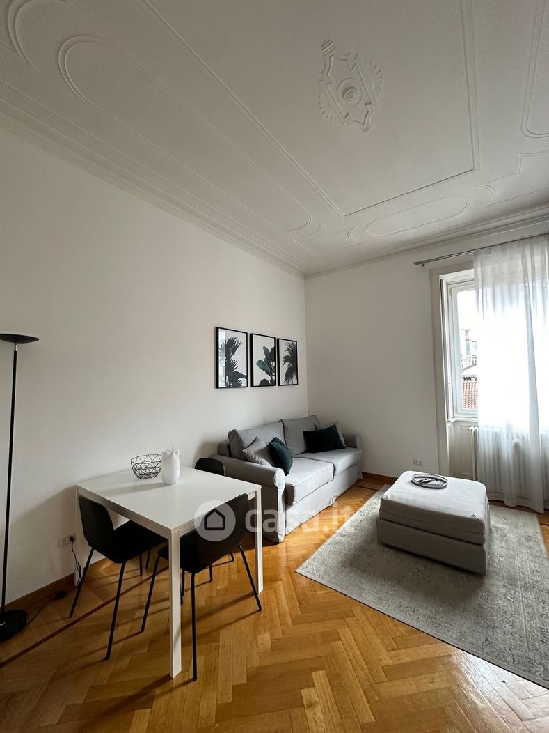 Appartamento in Affitto in Via San Giovanni sul Muro 1 a Milano