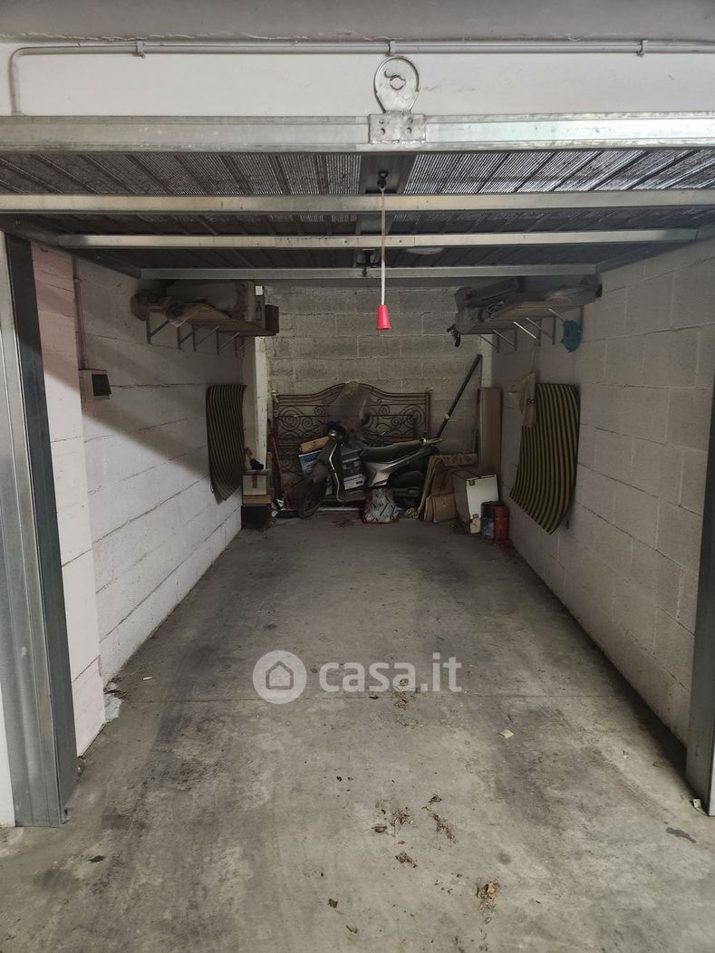 Garage/Posto auto in Vendita in Via dei Savorelli 47 a Roma