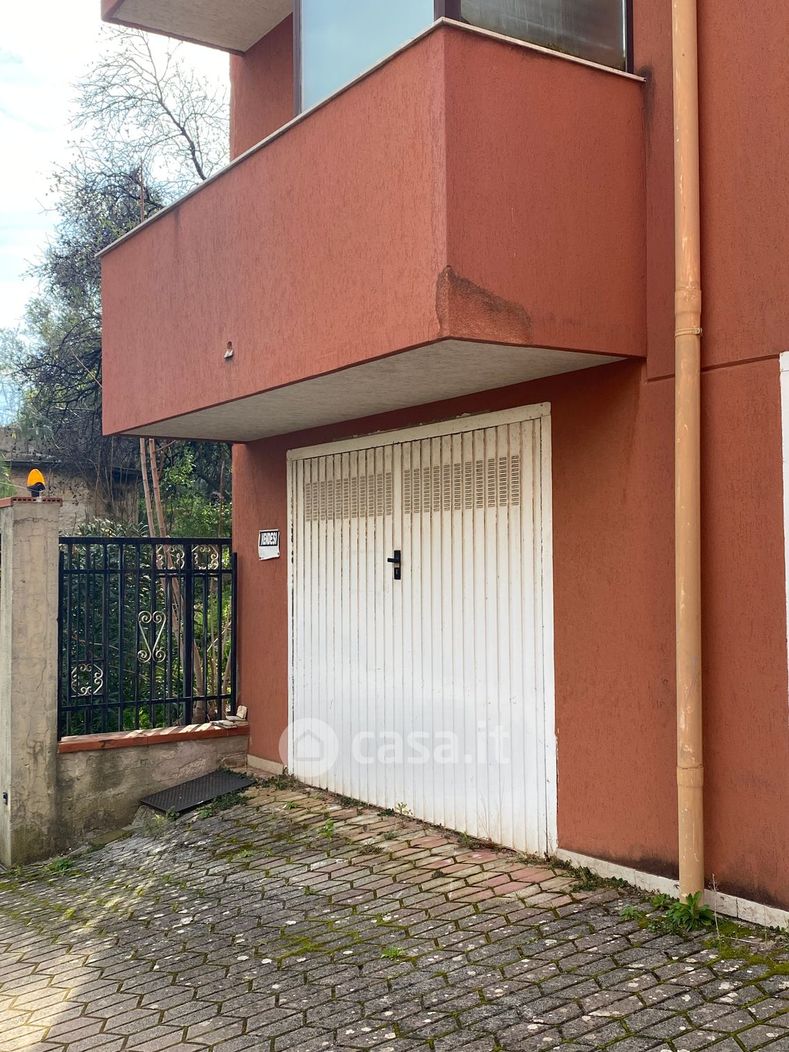 Garage/Posto auto in Vendita in Via Francesco Baracca a Palermo