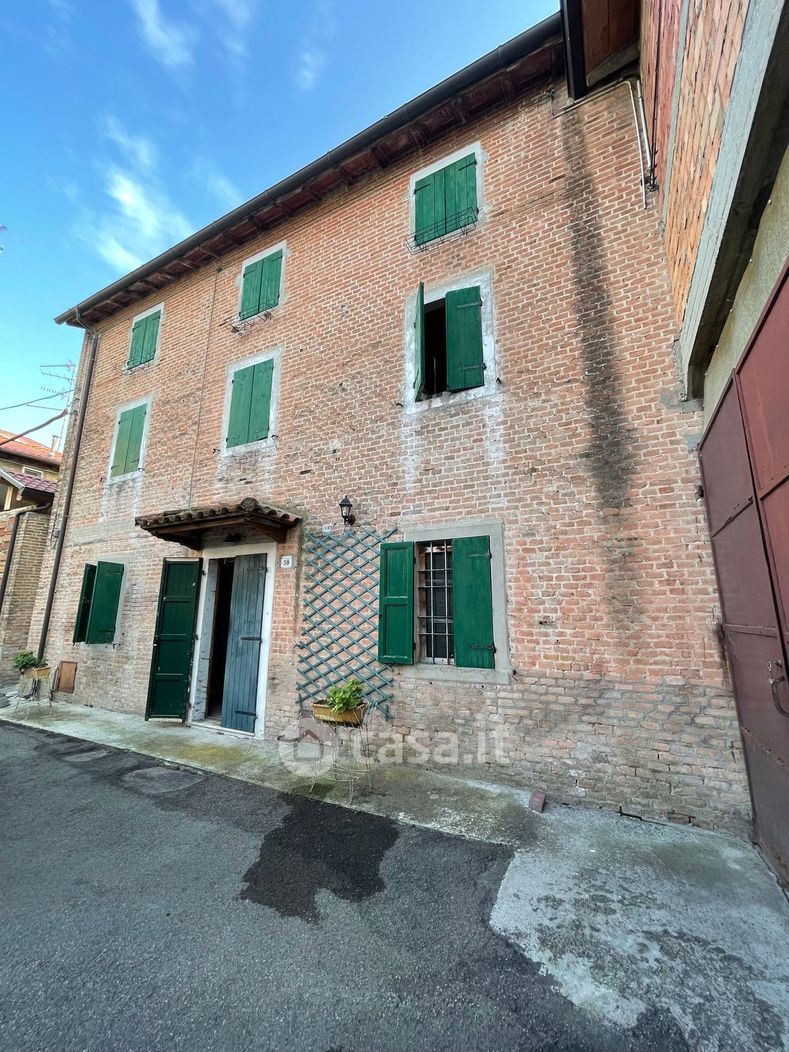 Casa indipendente in Vendita in Via parma 58 a Montechiarugolo